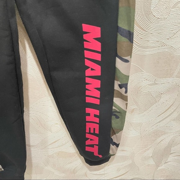 0350 NEW Boys Official NBA Miami Heat Camo Sweatpants Joggers - Picture 5 of 9